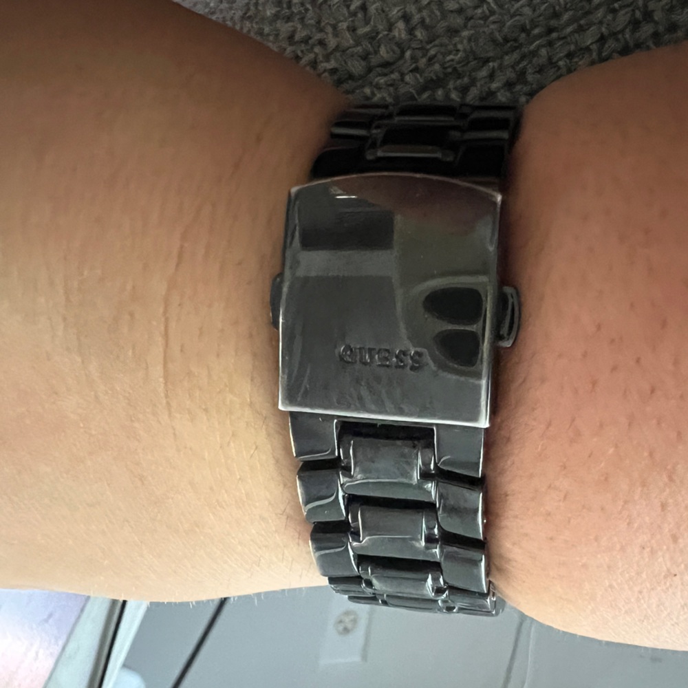 GUESS? watch - Picture 4 of 5
